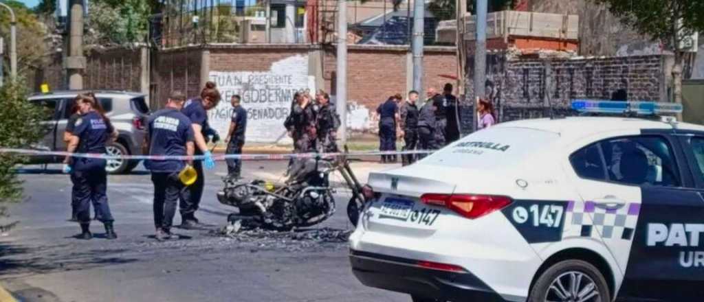 Dos policías chocaron y murieron en medio de una persecución 