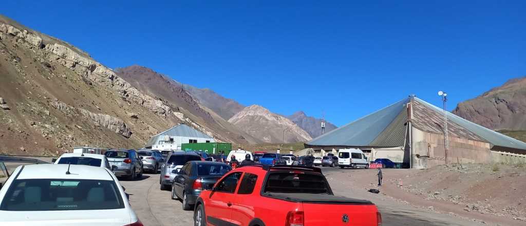 Paso Cristo Redentor: tres horas de demora para cruzar a Chile