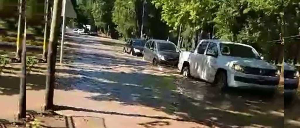 Video: las inundaciones aún complican la circulación en Luján