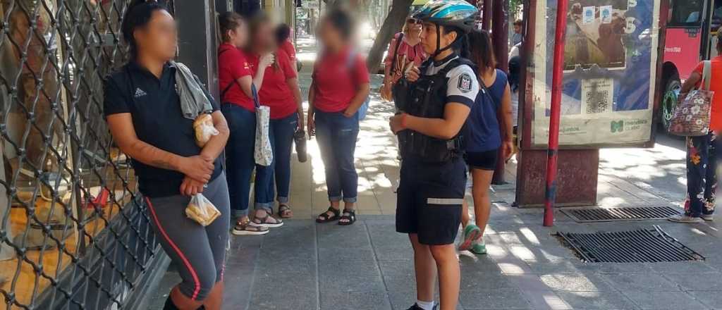 Detuvieron a una pareja por intentar robar una moto para delivery en el Centro