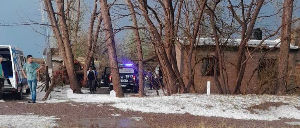 Temporal fatal: murió un joven aplastado por un árbol en Santa Rosa