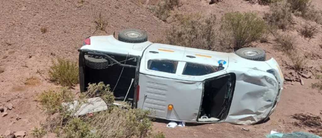 Volcó una camioneta en La Rioja y un mendocino terminó en el hospital