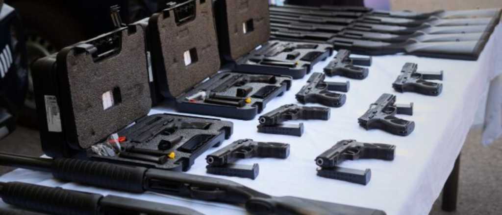 Pistolas, escopetas y autobombas: siguen las compras para Seguridad