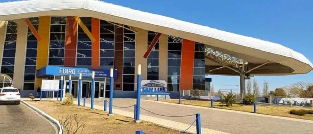 Volvía de Brasil en colectivo y en San Luis notaron que había muerto