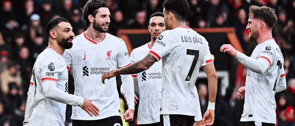 El Liverpool de Alexis no para de ganar y se afianza en lo más alto