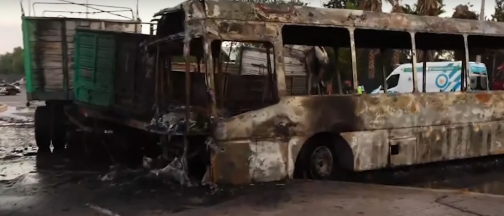 Choque entre un colectivo y camión: la culpa sería del chofer del micro