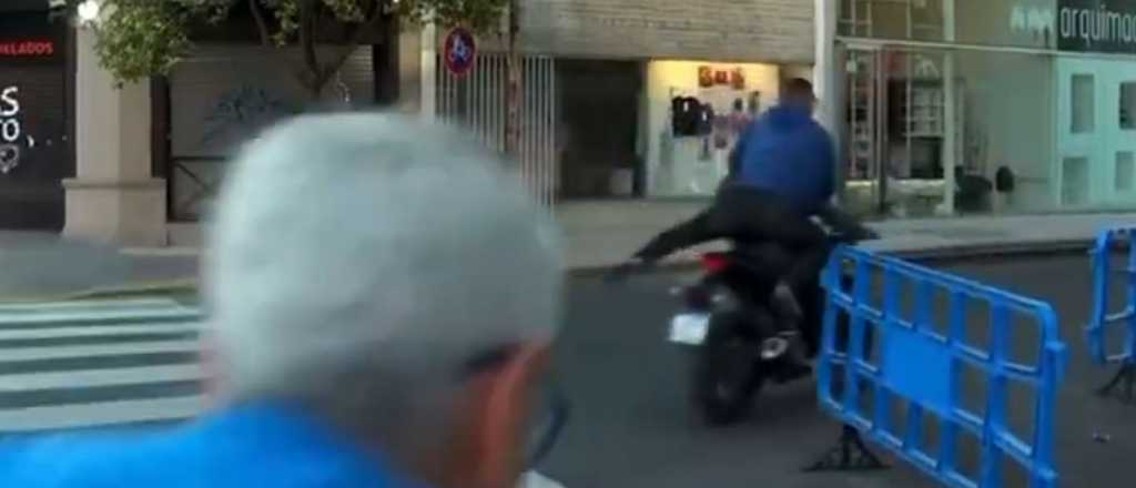 Video: le robaron a un camarógrafo de TN y todo quedó grabado