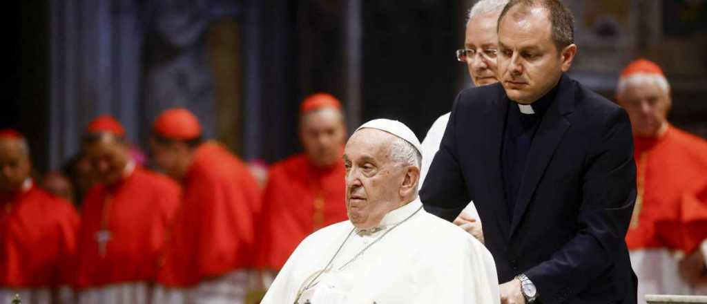 El Papa pasó "una buena noche", pero sigue en estado crítico