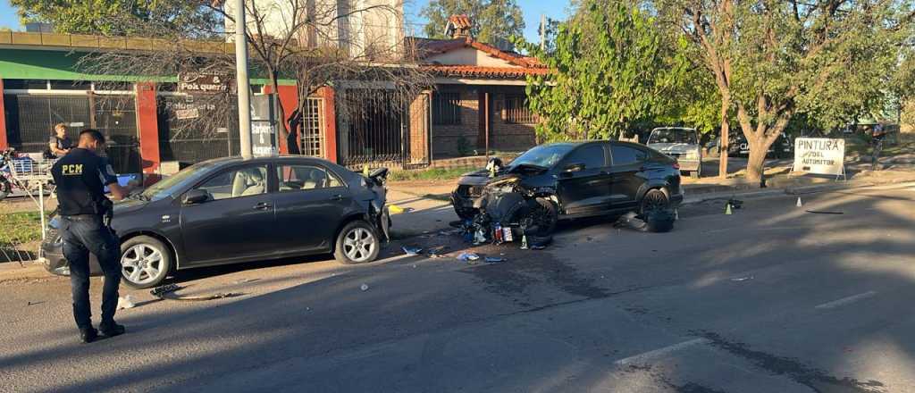 Terrible choque entre tres vehículos en San Rafael dejó una herida grave