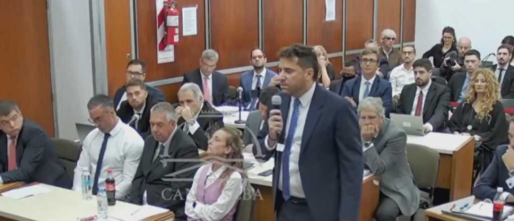 "Así murió Maradona": la terrible foto que usó el fiscal en el inicio del juicio