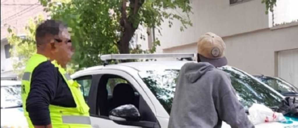 Pedía comida en un local de la Arístides y le robó el celular a una moza