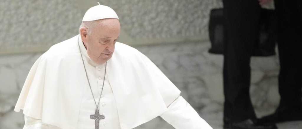 La primera foto del papa Francisco desde que está internado