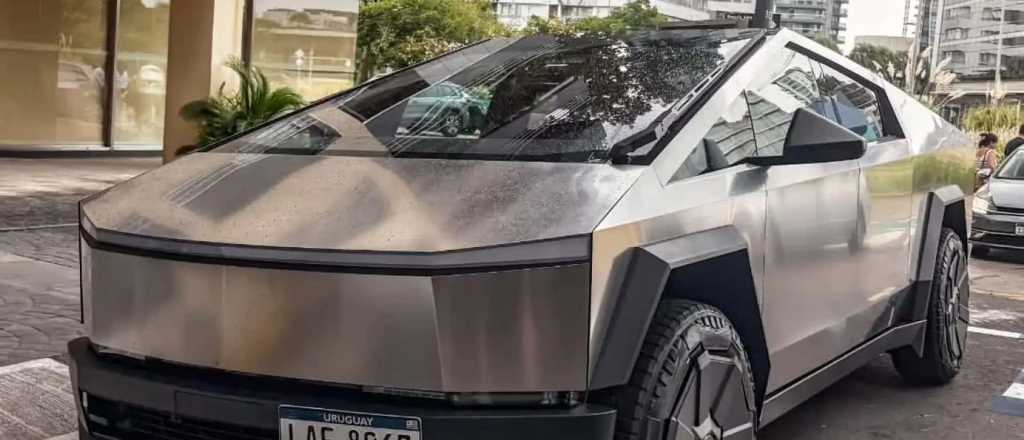 ¿Quién es el dueño del primer Tesla Cybertruck que circuló en Argentina?