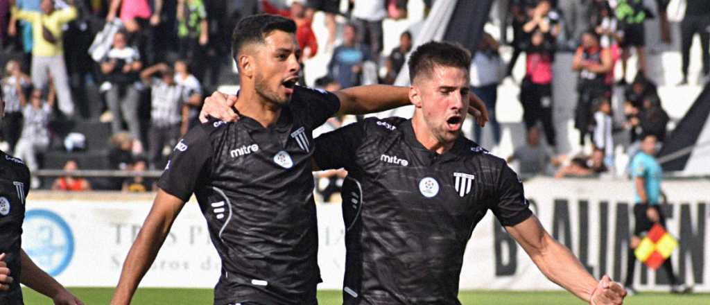 Gimnasia venció a Chaco For Ever y se afianza como único puntero