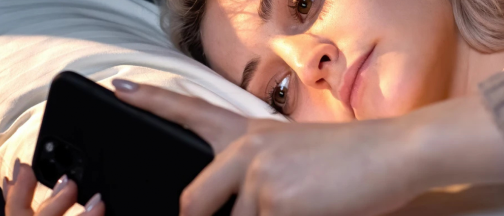 Si hacés esto al despertarte, estás saboteando tu energía sin darte cuenta