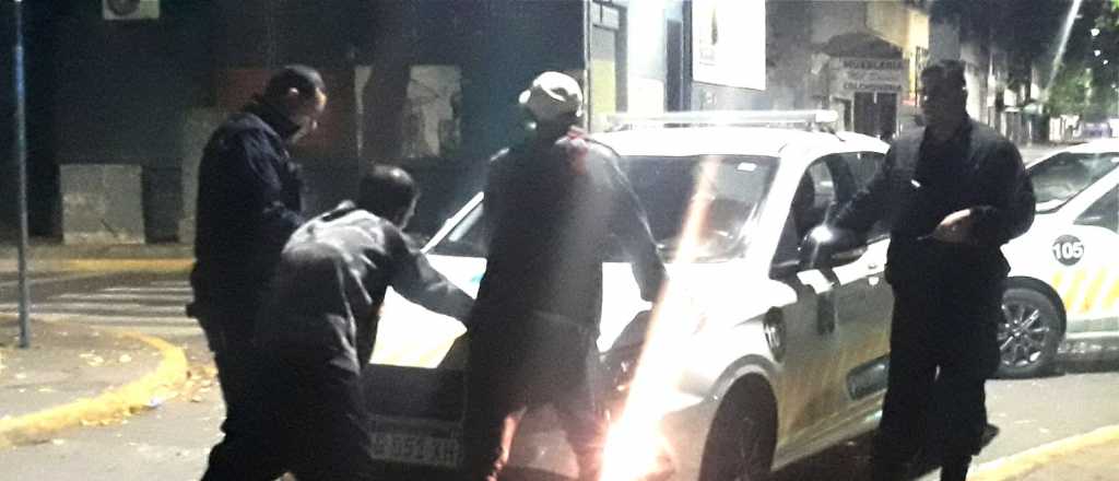 Violento asalto en la Alameda terminó con dos detenidos
