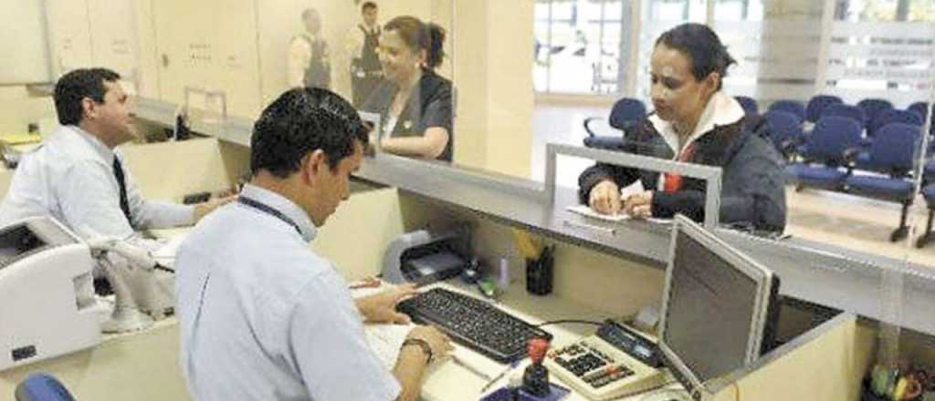 Los bancarios lograron un sueldo inicial de casi $1.800.000