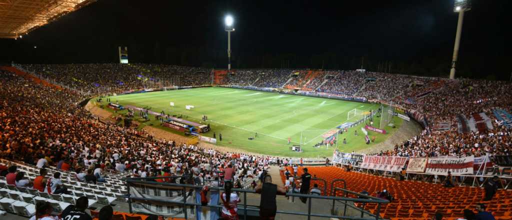 Aseguran que Mendoza es la más segura para la vuelta de los visitantes al fútbol