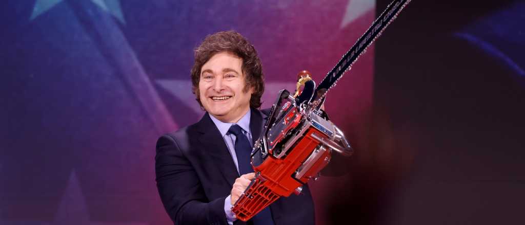 ¿Motosierra?: el sector público creó trabajo mientras el privado cayó