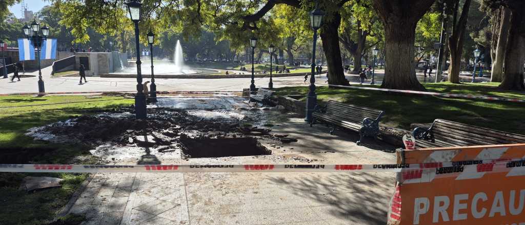 ¿Por qué se inundó un sector de la Plaza Independencia?
