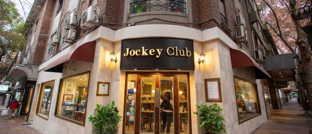 Reabrió el histórico café Jockey Club con más espacio y la misma mística