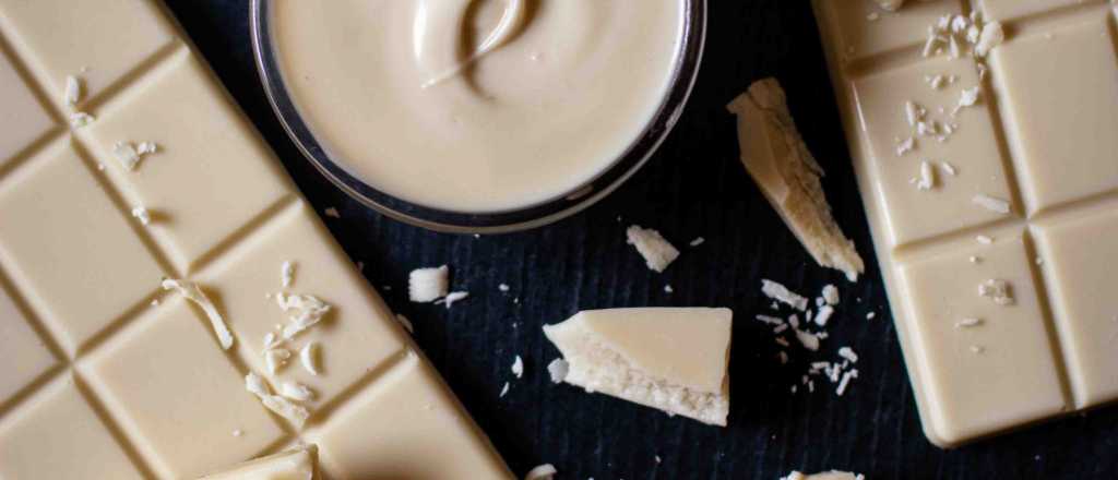 Chocolate blanco sin culpa: la receta saludable que arrasa en redes