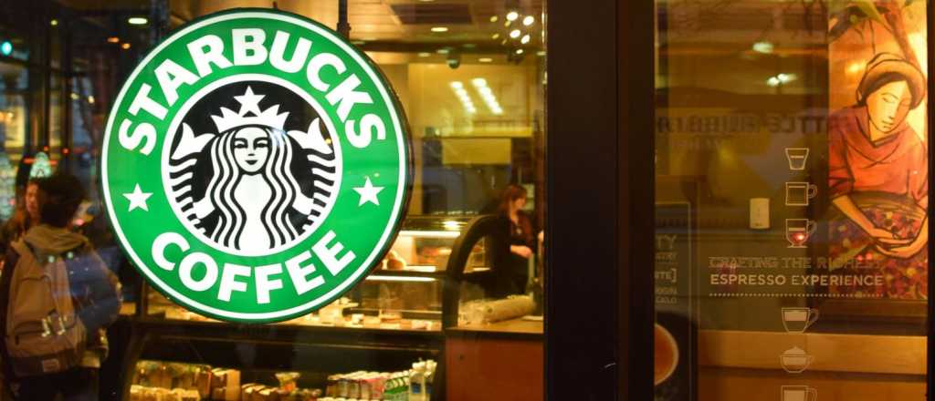 Le robaron en un Starbucks y la empresa deberá indemnizarlo