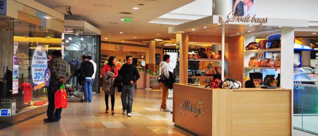 Cayeron las ventas en súper y shoppings, y llevan 14 meses negativos