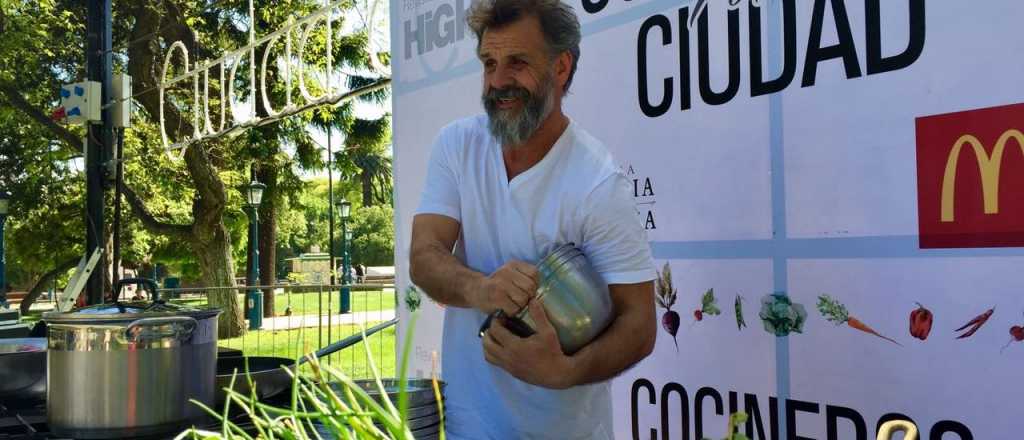 Mirá lo que cocinó Christian Petersen en la Plaza Independencia